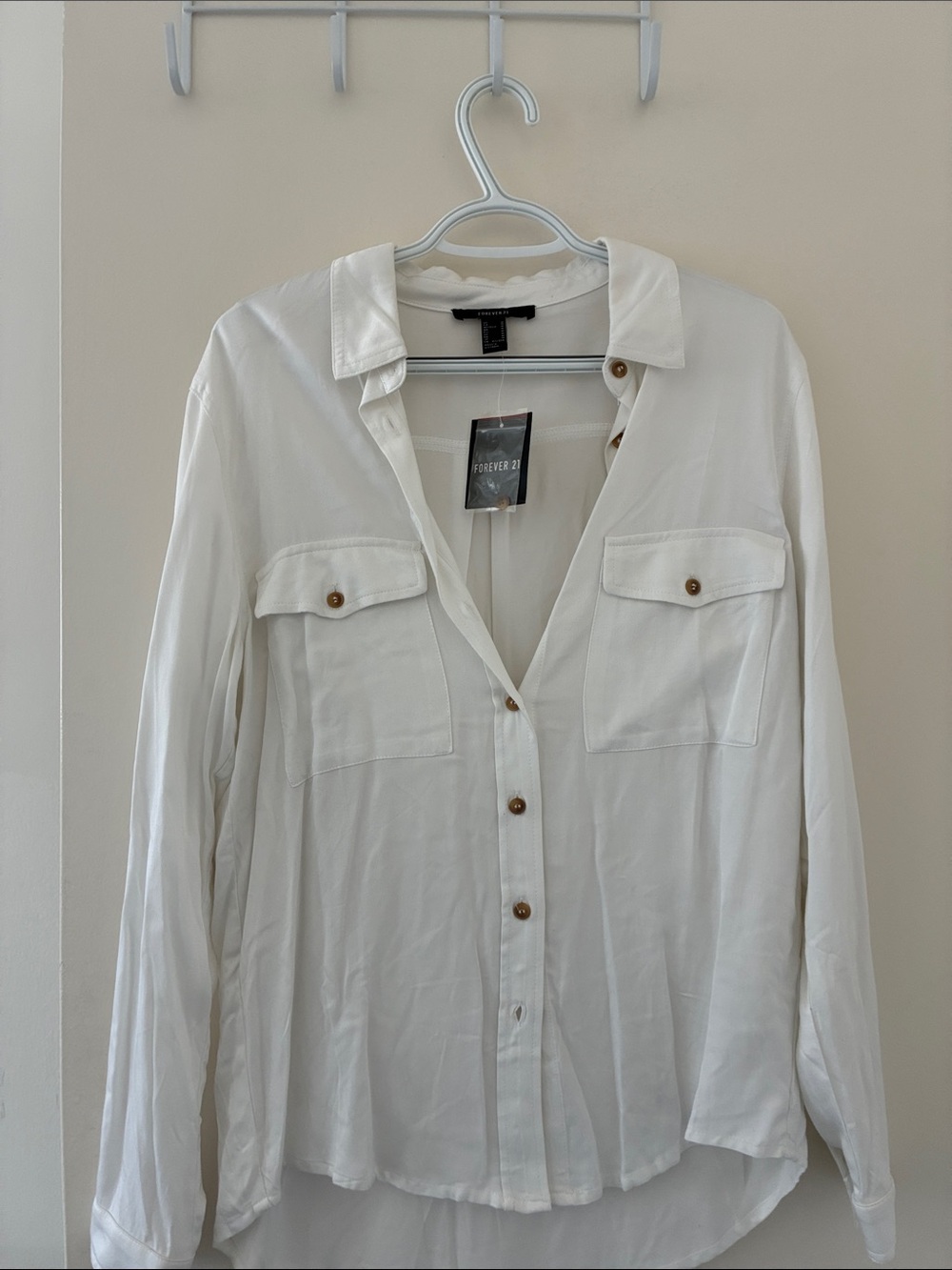 Forever 21 White Long-Sleeve Casual Button-Down Shirt